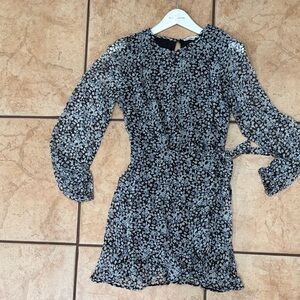 Abercrombie & Fitch Black and White Patterned Long Sleeve Dress
